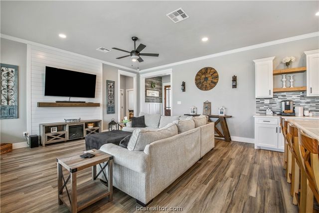 5284 Hammond Circle, Iola, TX 77861