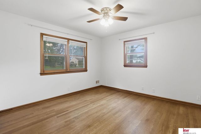 3718 S 49th Avenue, Omaha, NE 68106