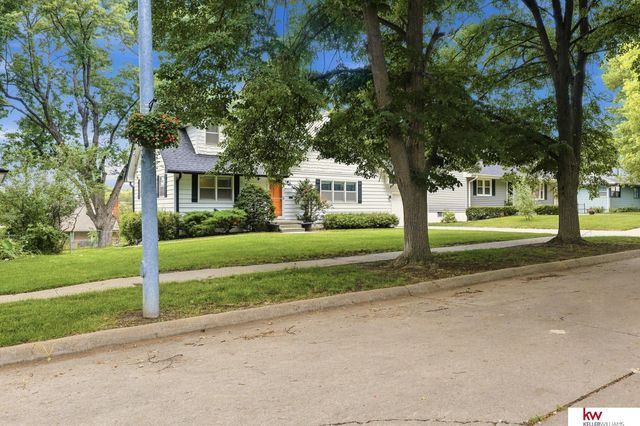 3718 S 49th Avenue, Omaha, NE 68106