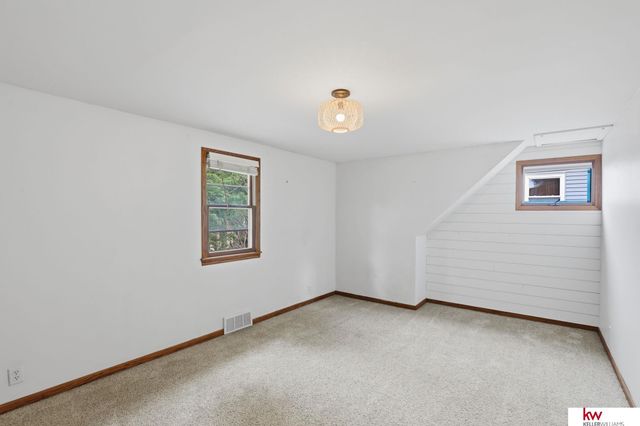 3718 S 49th Avenue, Omaha, NE 68106