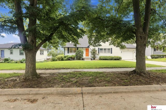 3718 S 49th Avenue, Omaha, NE 68106