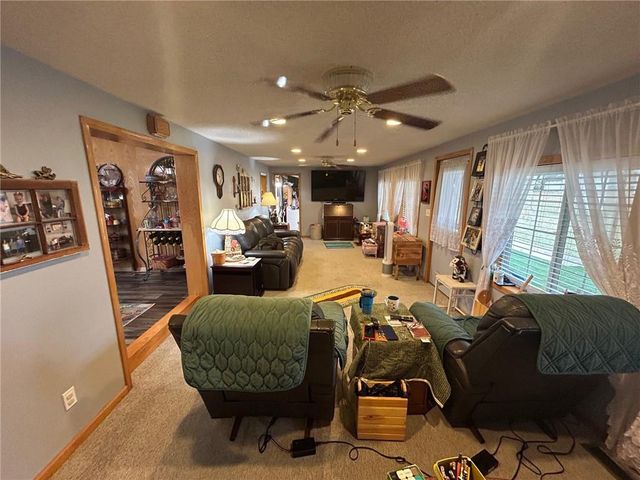 14461 E BB Highway, Nevada, MO 64772