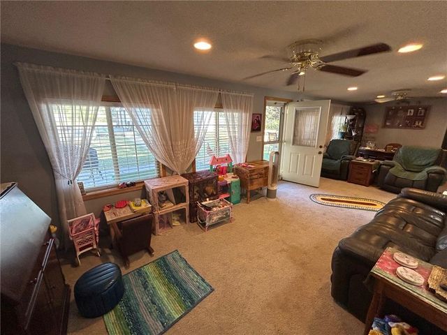 14461 E BB Highway, Nevada, MO 64772