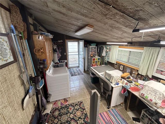 14461 E BB Highway, Nevada, MO 64772