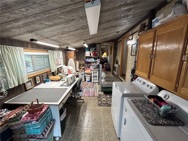 14461 E BB Highway, Nevada, MO 64772