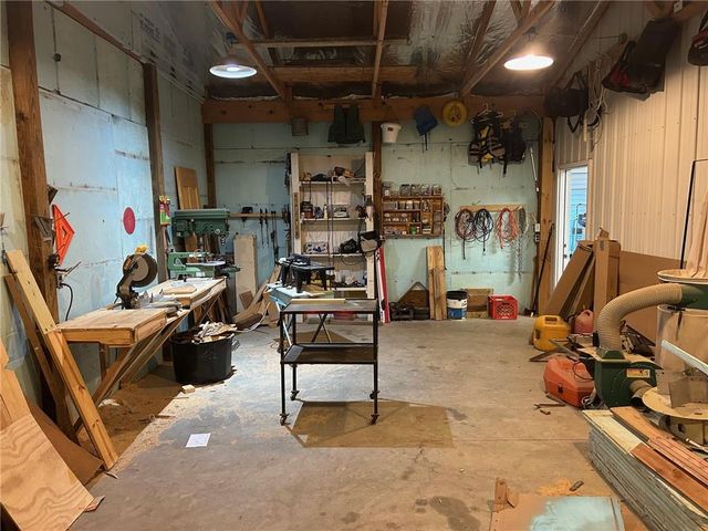 14461 E BB Highway, Nevada, MO 64772