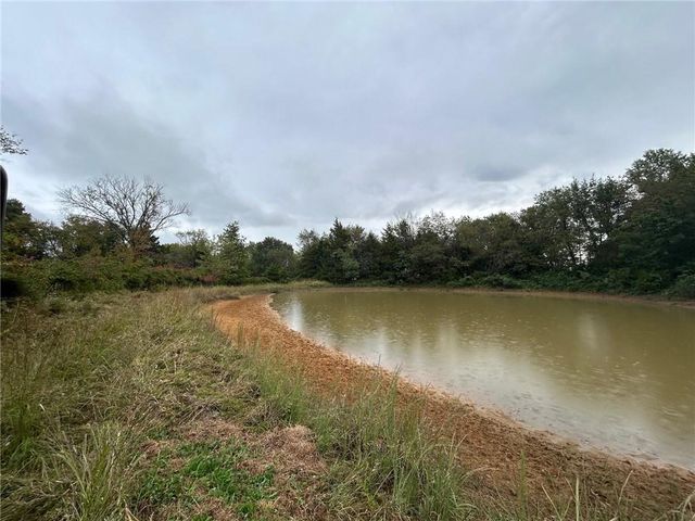 14461 E BB Highway, Nevada, MO 64772