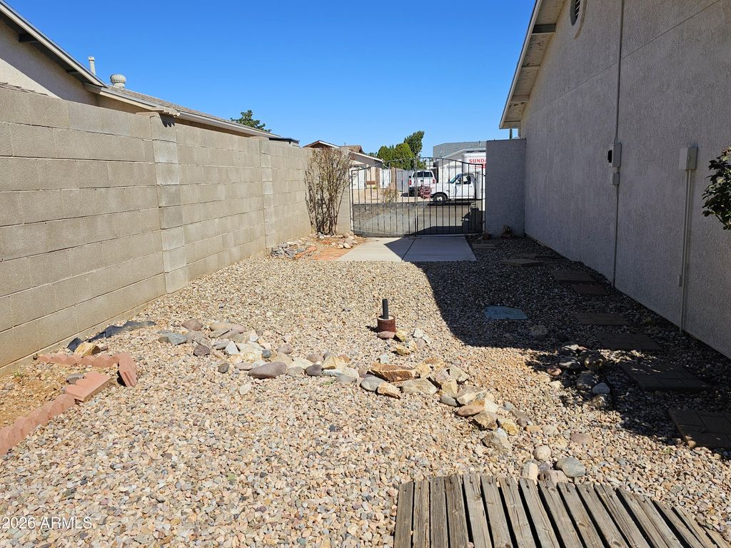 Image 28 of property listing at 5056 E SANTIAGO Court, Sierra Vista, AZ 85635