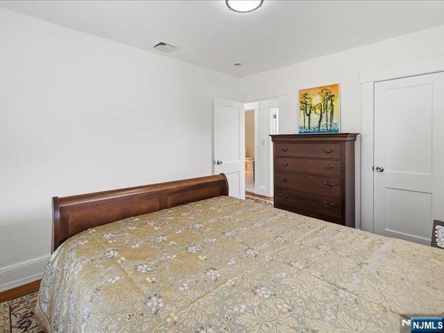 5-33 5th Street, Fair Lawn, NJ 07410