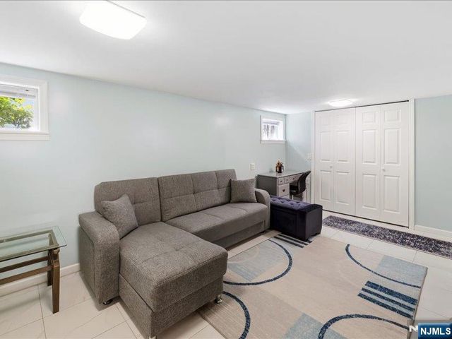 5-33 5th Street, Fair Lawn, NJ 07410