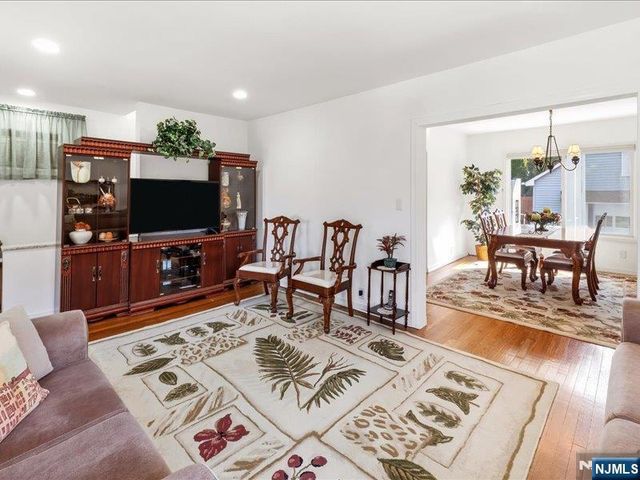 5-33 5th Street, Fair Lawn, NJ 07410