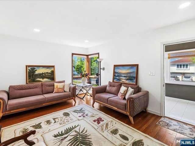 5-33 5th Street, Fair Lawn, NJ 07410
