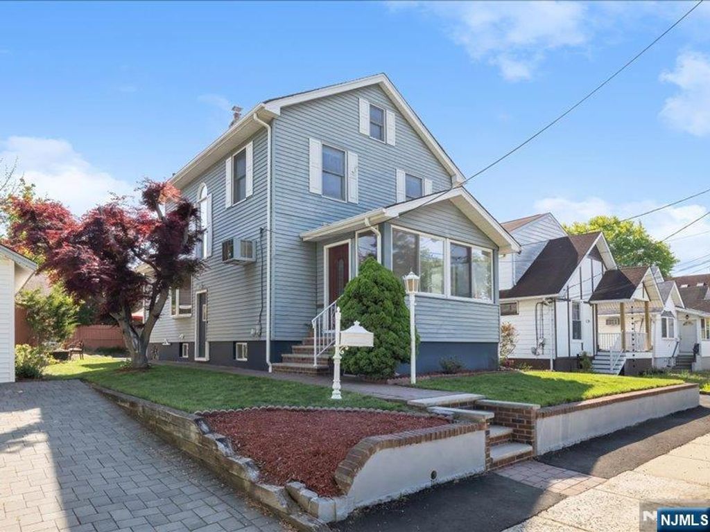 5-33 5th Street, Fair Lawn, NJ 07410