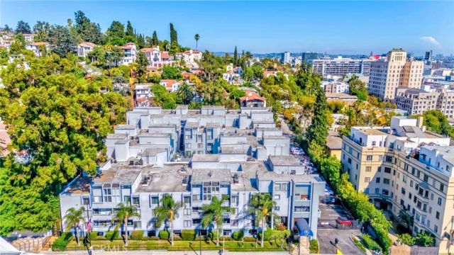 1940 N Highland, Los Angeles, CA 90068