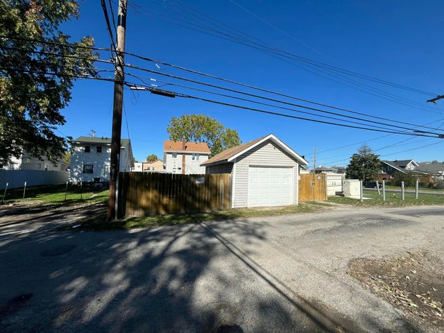 2009 Sullivant Avenue, 2009, Columbus, OH 43223