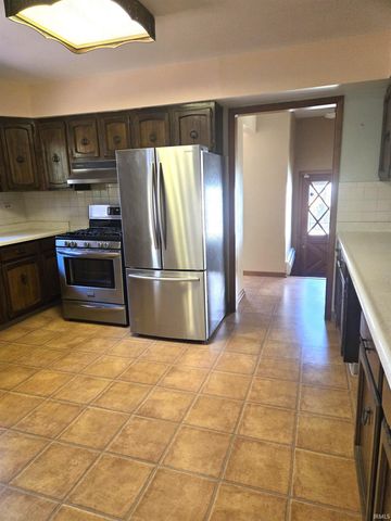 1605 E Woodland Drive, Bloomington, IN 47408