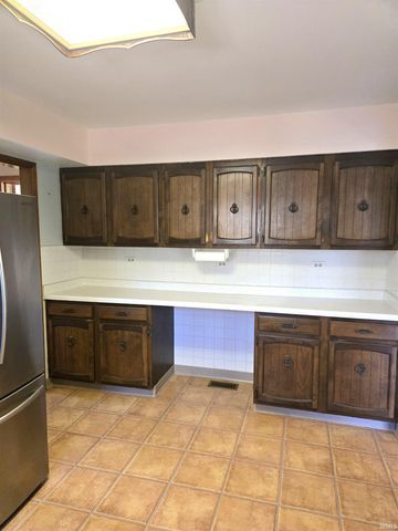 1605 E Woodland Drive, Bloomington, IN 47408