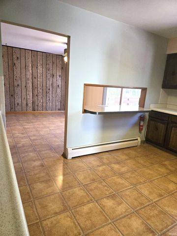 1605 E Woodland Drive, Bloomington, IN 47408