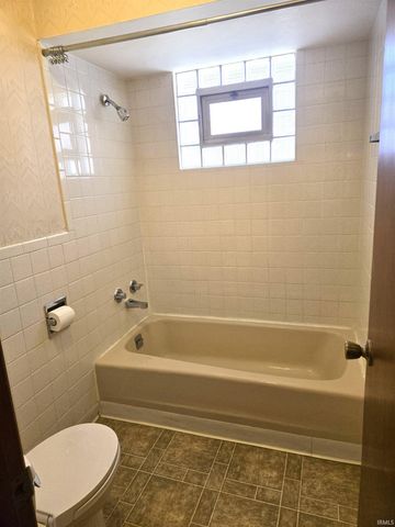 1605 E Woodland Drive, Bloomington, IN 47408