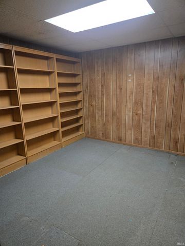 1605 E Woodland Drive, Bloomington, IN 47408