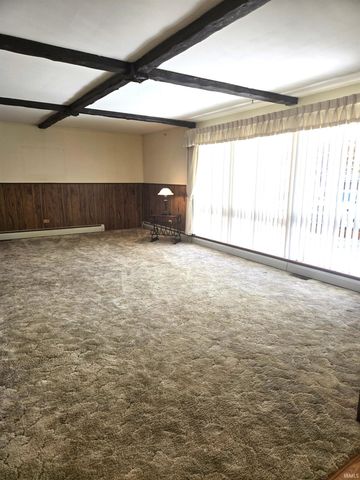 1605 E Woodland Drive, Bloomington, IN 47408