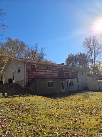 1605 E Woodland Drive, Bloomington, IN 47408