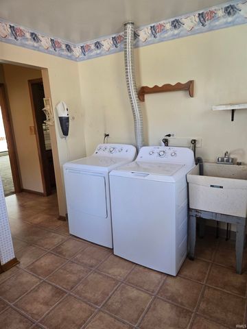 1605 E Woodland Drive, Bloomington, IN 47408