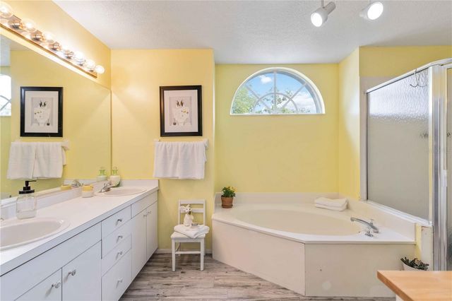 4524 28TH AVENUE DRIVE E, Bradenton, FL 34208