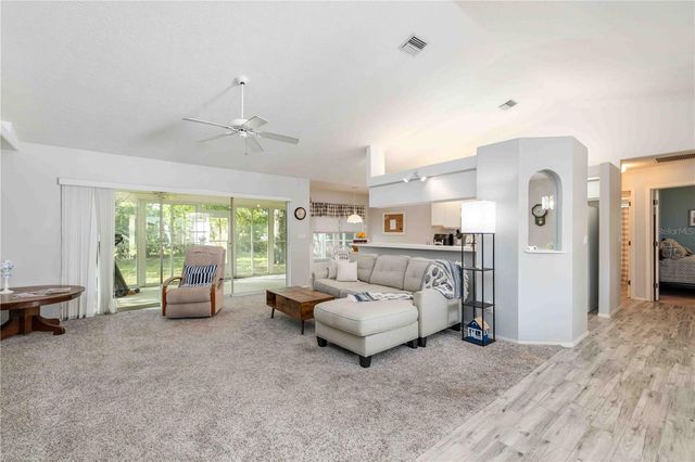 4524 28TH AVENUE DRIVE E, Bradenton, FL 34208