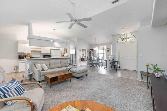 4524 28TH AVENUE DRIVE E, Bradenton, FL 34208