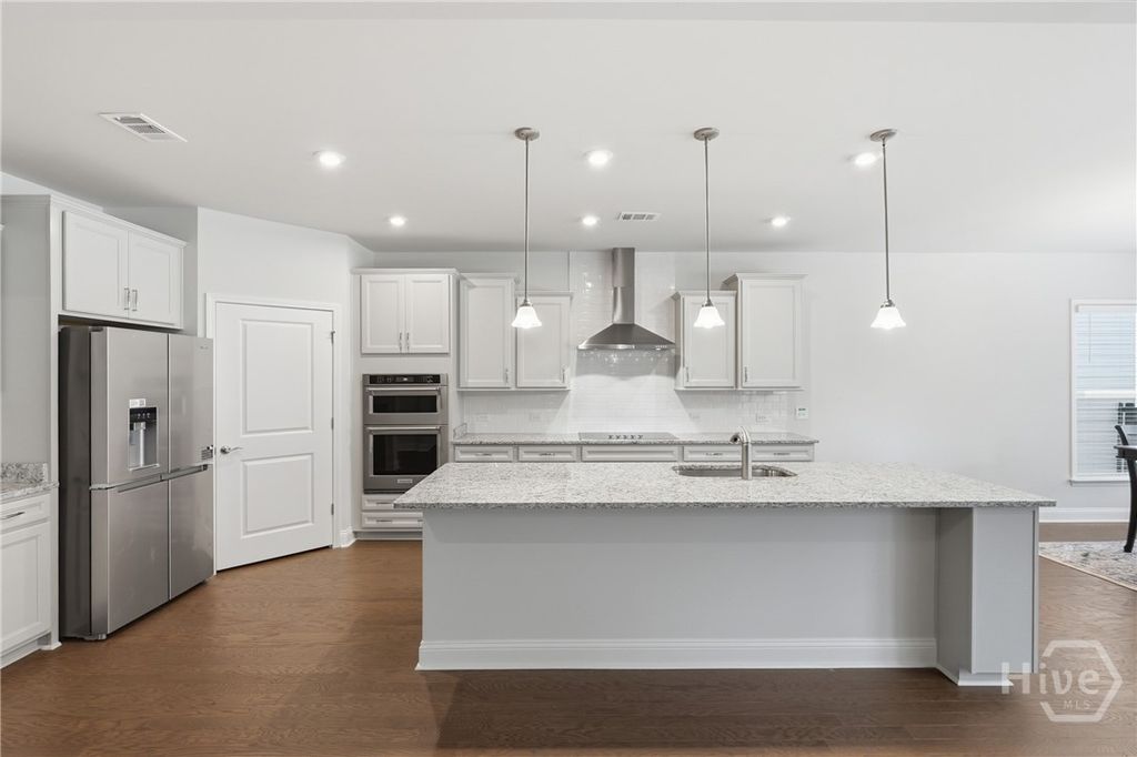 Image 6 of property listing at 217 Higginson Drive, Richmond Hill, GA 31324