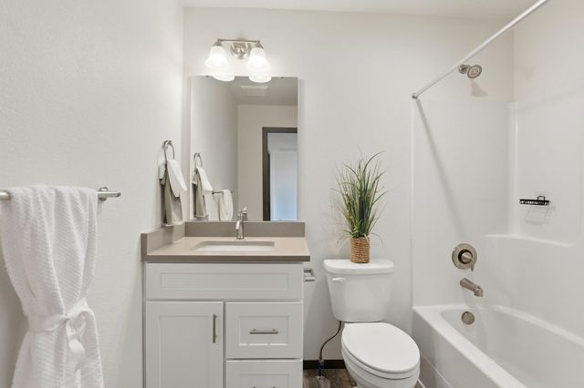 5 E Chatham Ave, Spokane, WA 99218