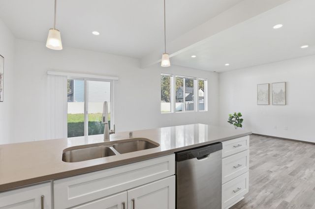 5 E Chatham Ave, Spokane, WA 99218