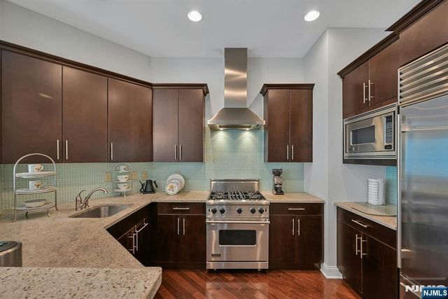 1112 The Plaza 1112, Tenafly, NJ 07670