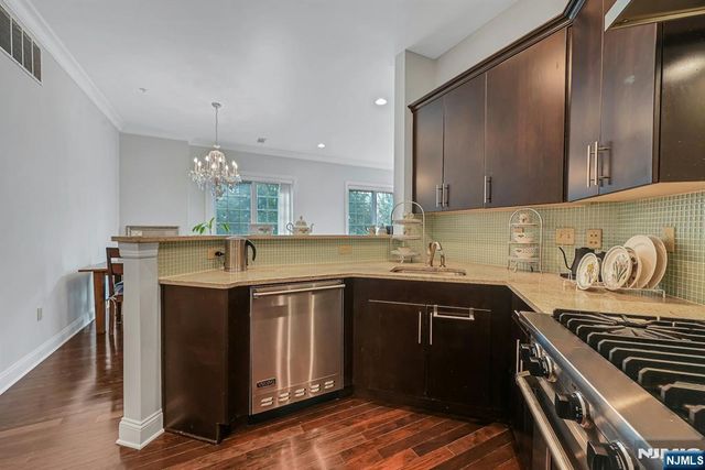 1112 The Plaza 1112, Tenafly, NJ 07670