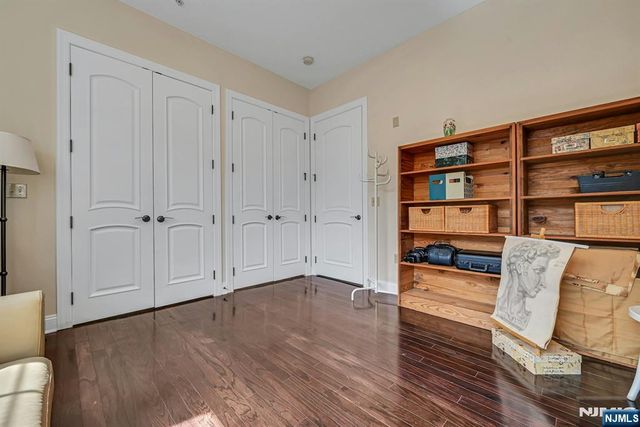 1112 The Plaza 1112, Tenafly, NJ 07670