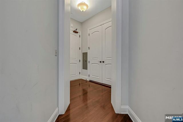 1112 The Plaza 1112, Tenafly, NJ 07670