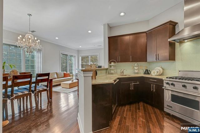 1112 The Plaza 1112, Tenafly, NJ 07670