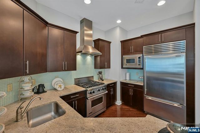 1112 The Plaza 1112, Tenafly, NJ 07670