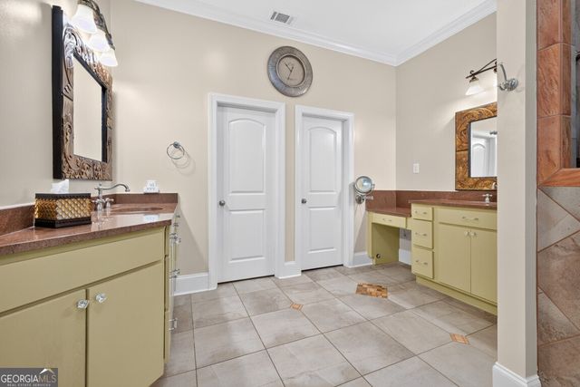 27 Hawks Farm Road, White, GA 30184