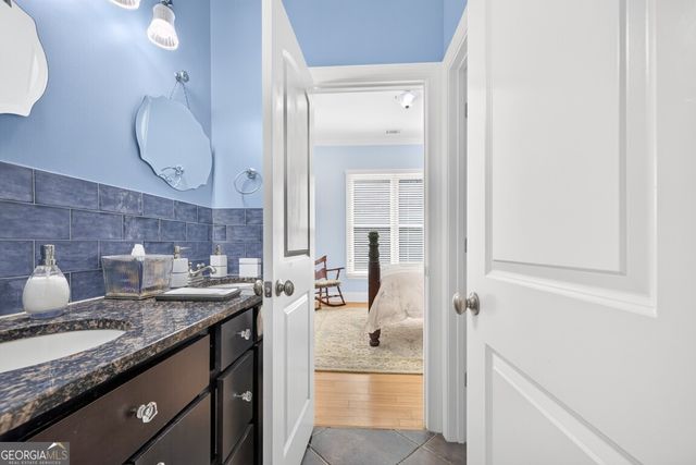 27 Hawks Farm Road, White, GA 30184