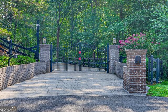 27 Hawks Farm Road, White, GA 30184