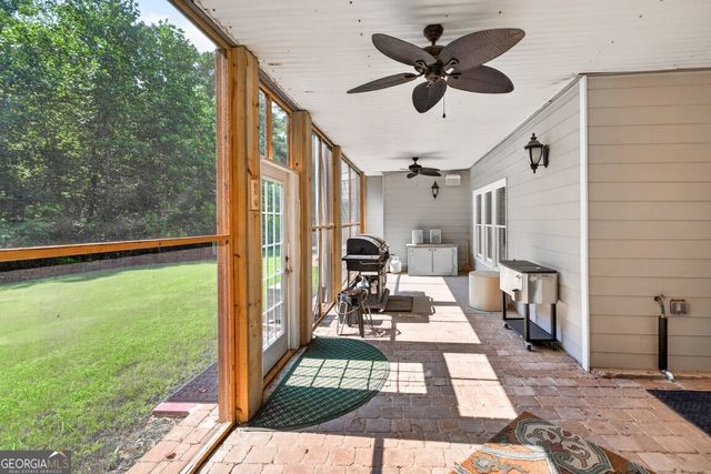 27 Hawks Farm Road, White, GA 30184