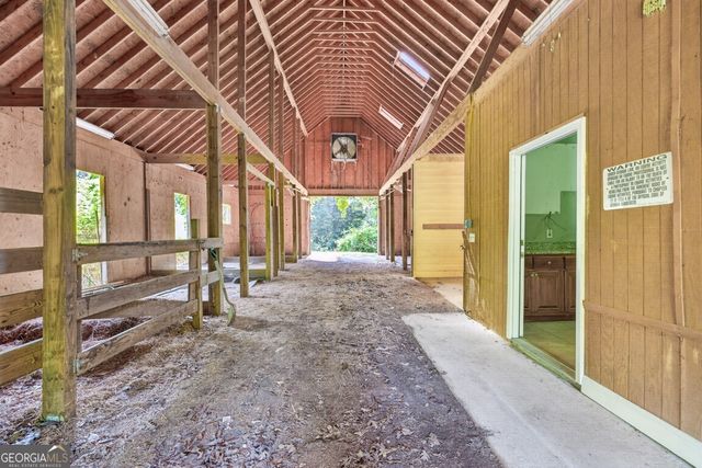 27 Hawks Farm Road, White, GA 30184