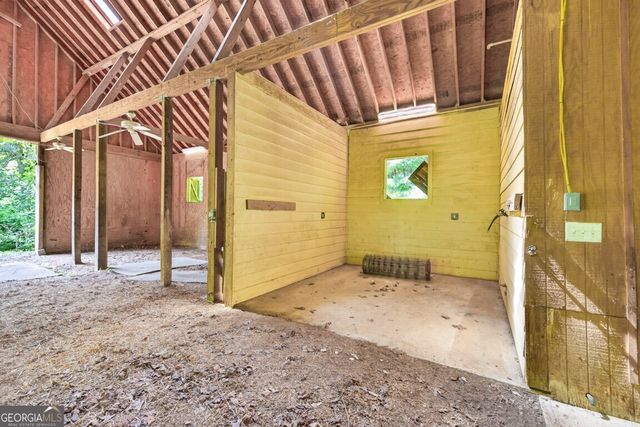 27 Hawks Farm Road, White, GA 30184