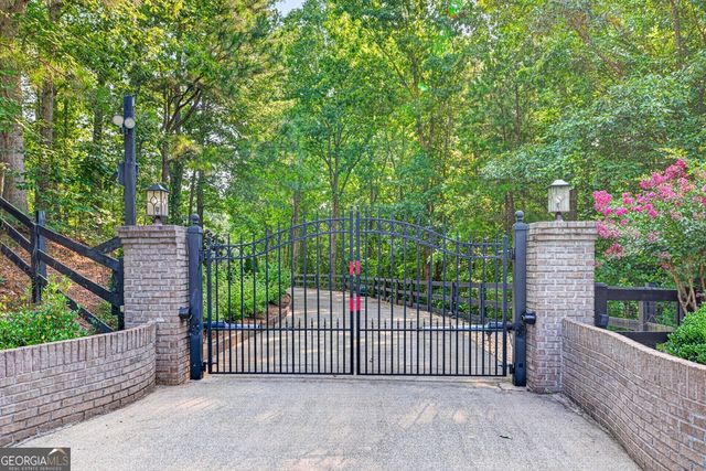 27 Hawks Farm Road, White, GA 30184