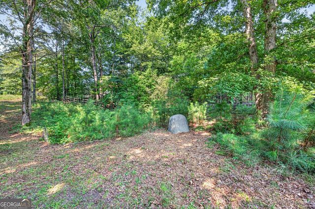 27 Hawks Farm Road, White, GA 30184