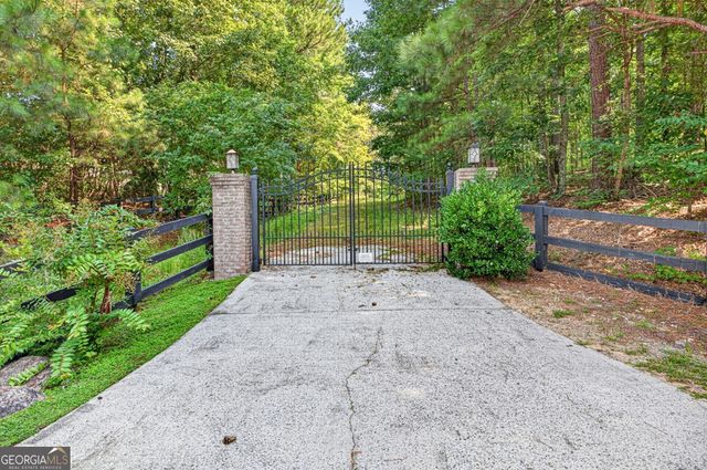 27 Hawks Farm Road, White, GA 30184