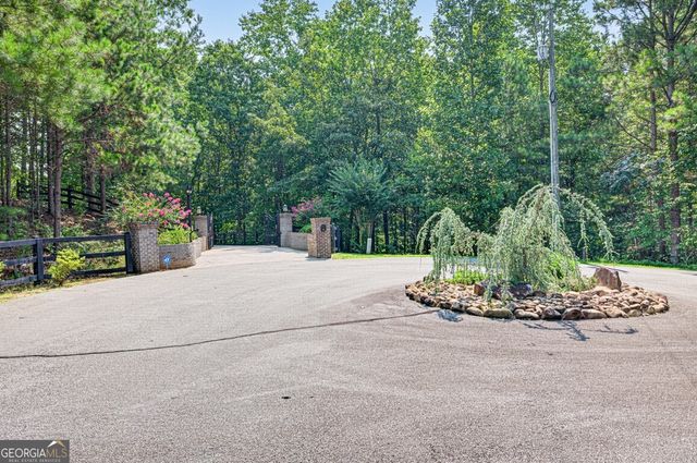 27 Hawks Farm Road, White, GA 30184