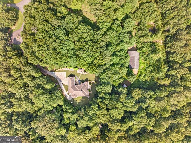 27 Hawks Farm Road, White, GA 30184
